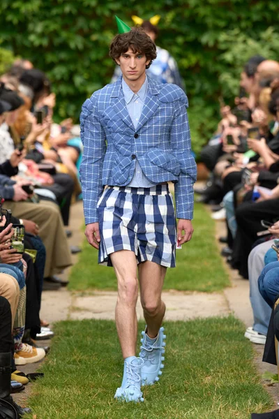 Look 2